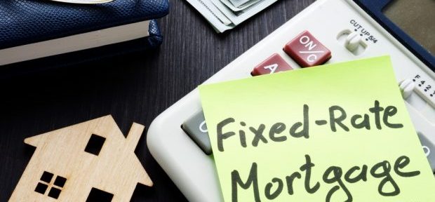 Average five-year fixed mortgage rate in UK falls back