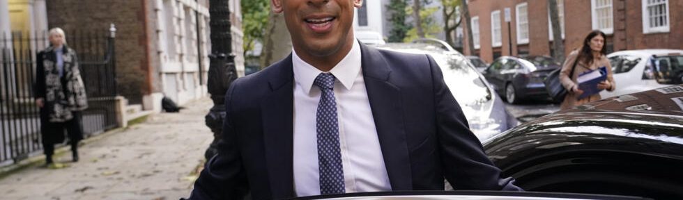 Housing News: Rishi Sunak weighing up stamp duty cut